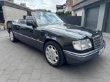 Mercedes-Benz E 220 Cabrio - Autom, Klima, Leder Recaro, Sitzh - gebrauchte Mercedes-Benz E 220 aus dem Jahr 1993