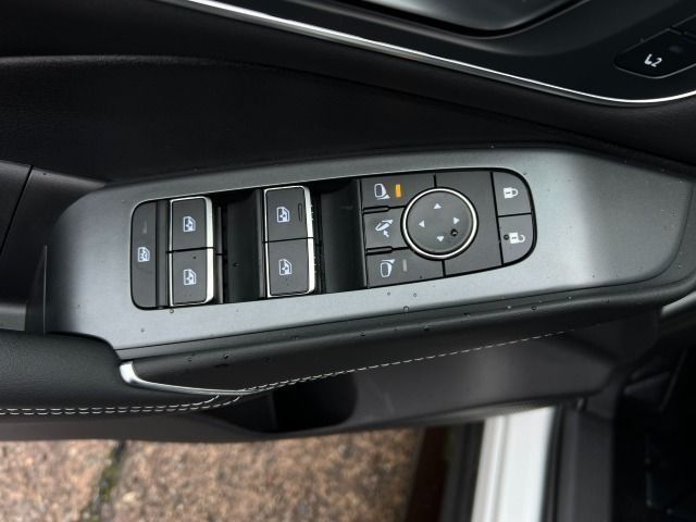 Fahrzeugabbildung Nissan Qashqai 1.3 DIG-T Xtronic Tekna PGD*Bose*MJ26