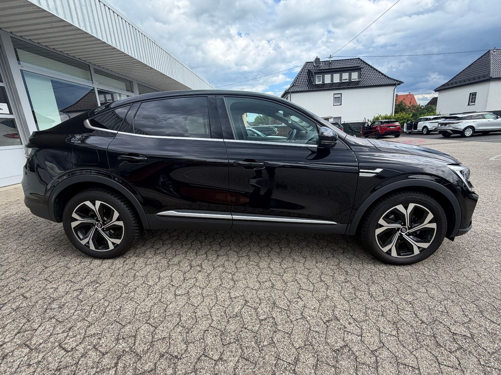 Fahrzeugabbildung Renault Arkana Techno/KAMERA/AMBIENTE/KAMERA/LEDER/ACC