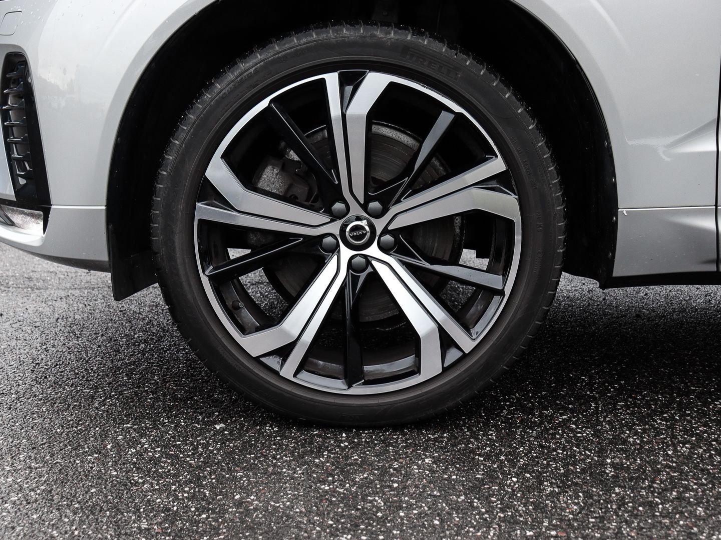 Volvo XC60 Plus Dark 2WD AHK El. Panodach Digitales Co imagem 3