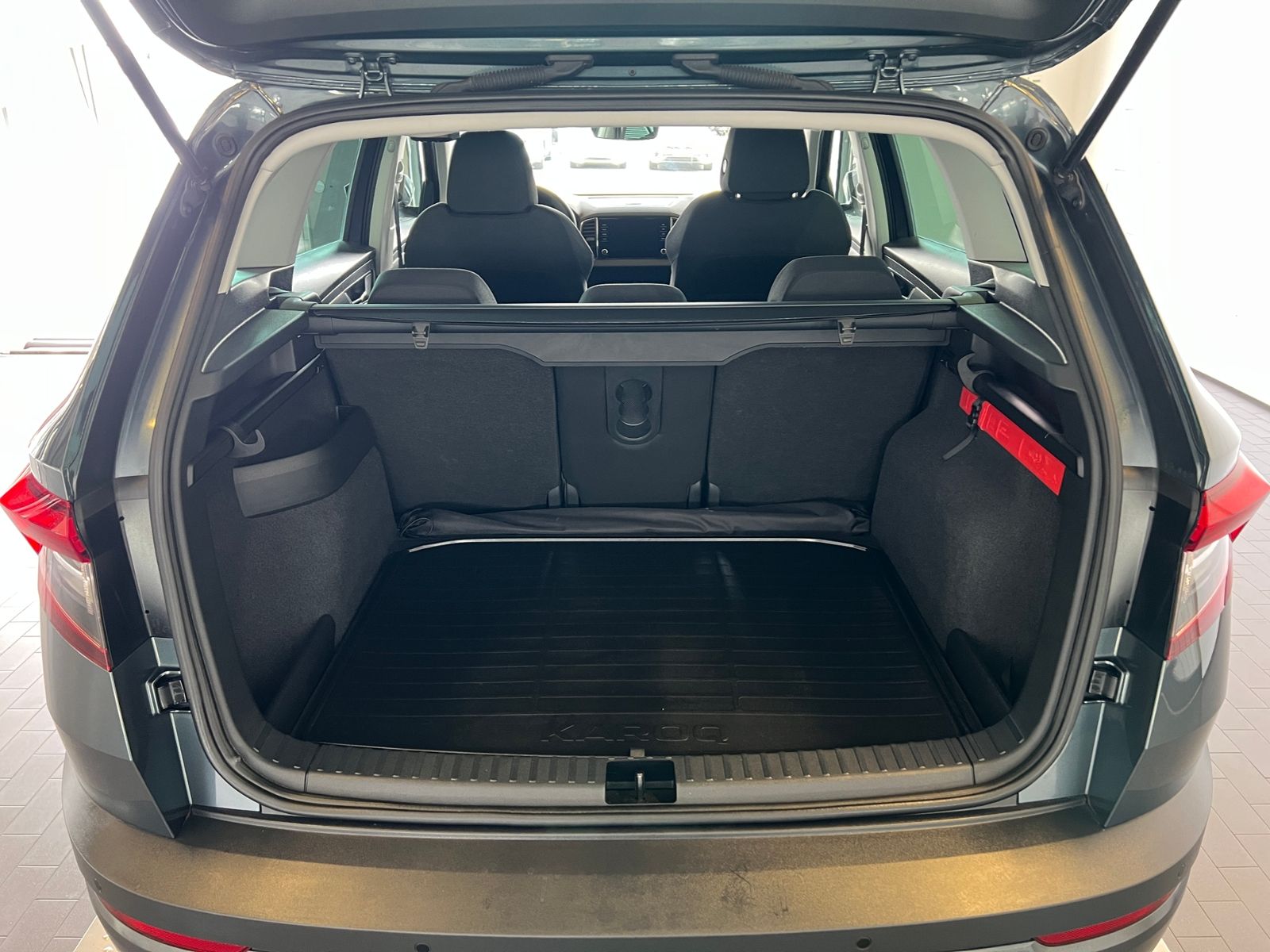 Fahrzeugabbildung SKODA Karoq 1.5 TSI ACT Drive 125 years *AHK, LED, Sta