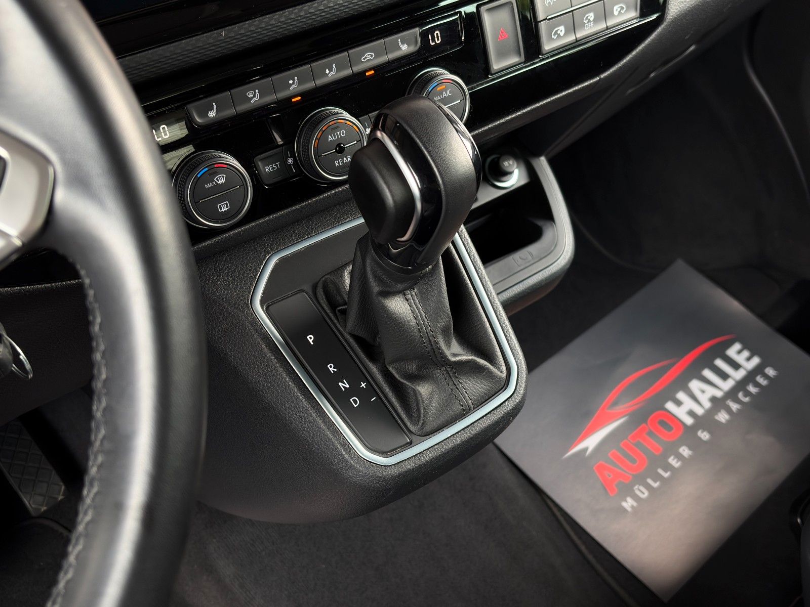 Fahrzeugabbildung Volkswagen T6.1 Multivan Highline Alcan. CAM ACC SHZ 3-Z KL