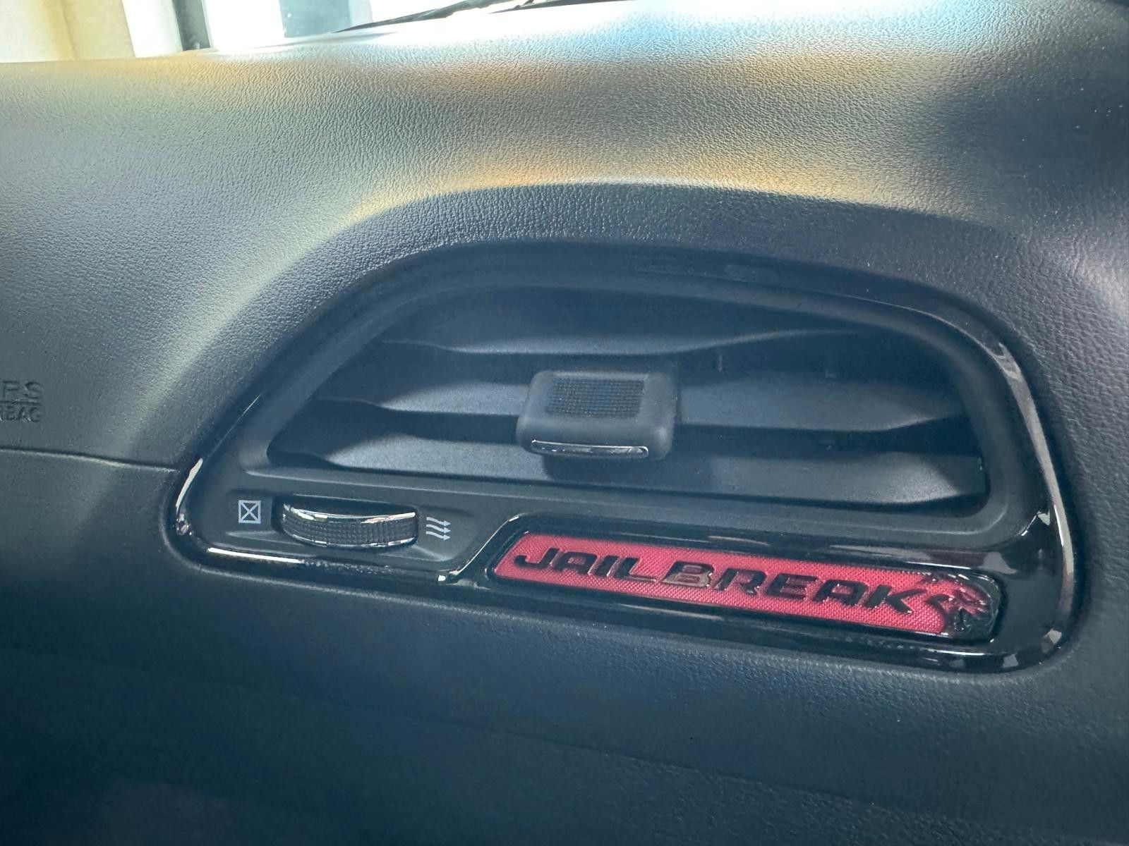 Fahrzeugabbildung Dodge CHALLENGER HELLCAT JAILBREAK-LAGUNA-WAVE CARBON