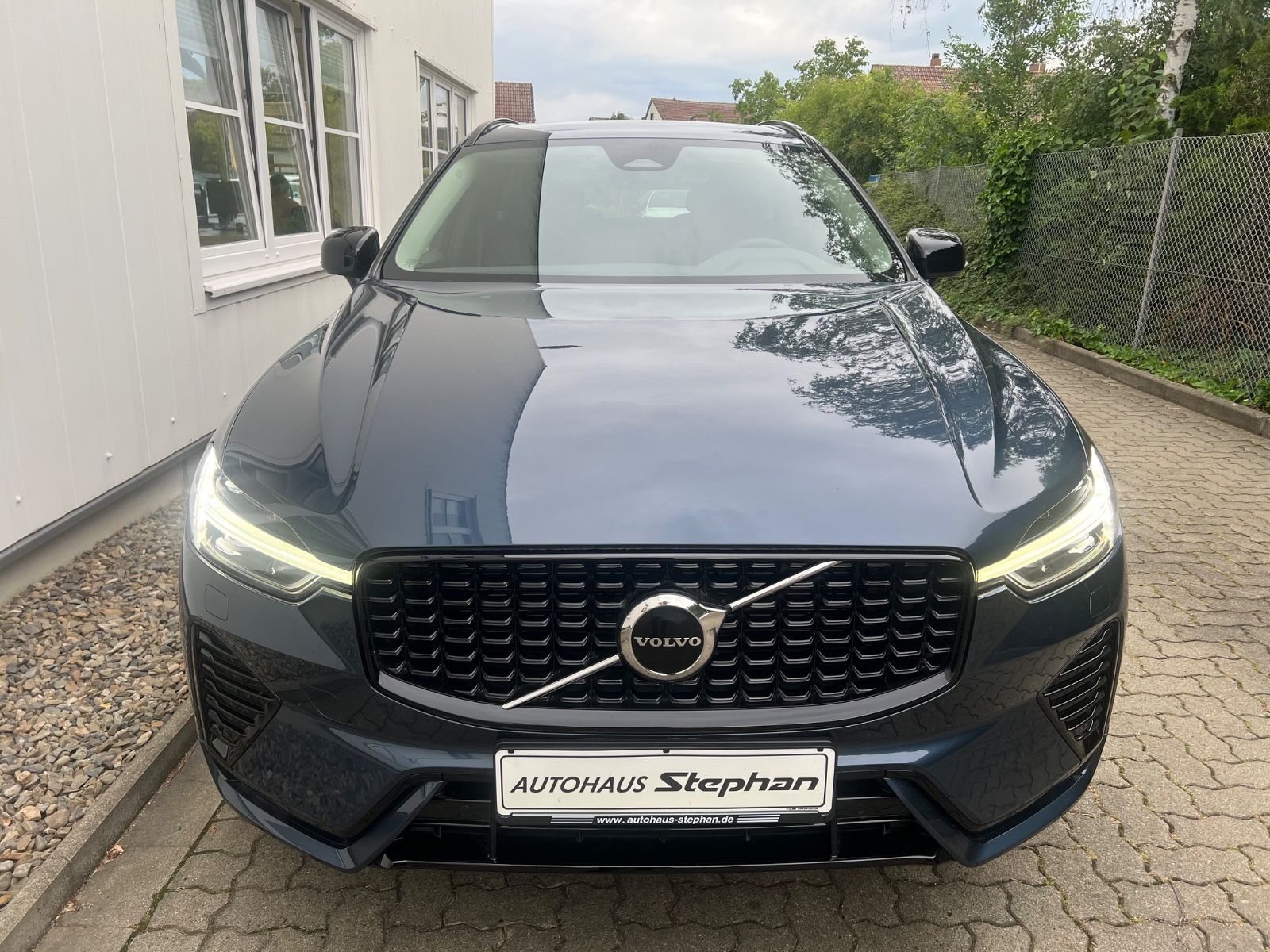 Volvo XC60 B4 Diesel AWD Plus Dark foto 2