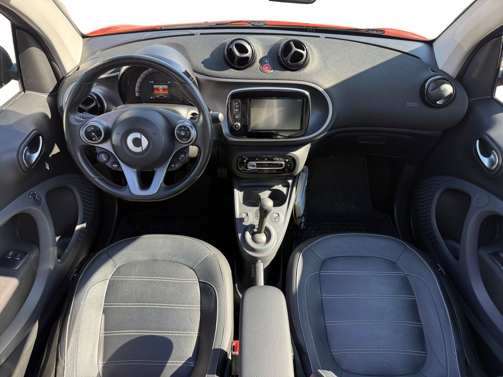 Fahrzeugabbildung Smart forTwo fortwo cabrio prime LED RKF TOUCH