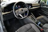 Volkswagen Golf VIII 1.5eTSI DSG Style AHK Pano StHz Headup - Volkswagen Golf: Vi Style