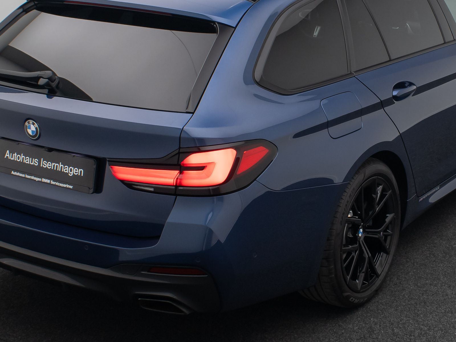 Fahrzeugabbildung BMW 530d M Sport DAB H/K Kamera Alarm Komfort 19Zoll