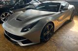Ferrari F12 berlinetta GREY MATT LEATH BLACK NAVI CARBON - Ferrari F12 mit Benzin-Antrieb: Coupe
