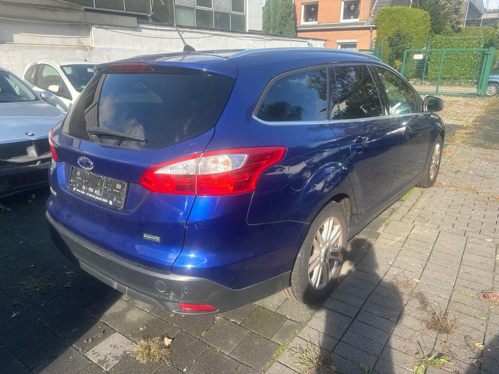Ford Focus 2014 — rear view
