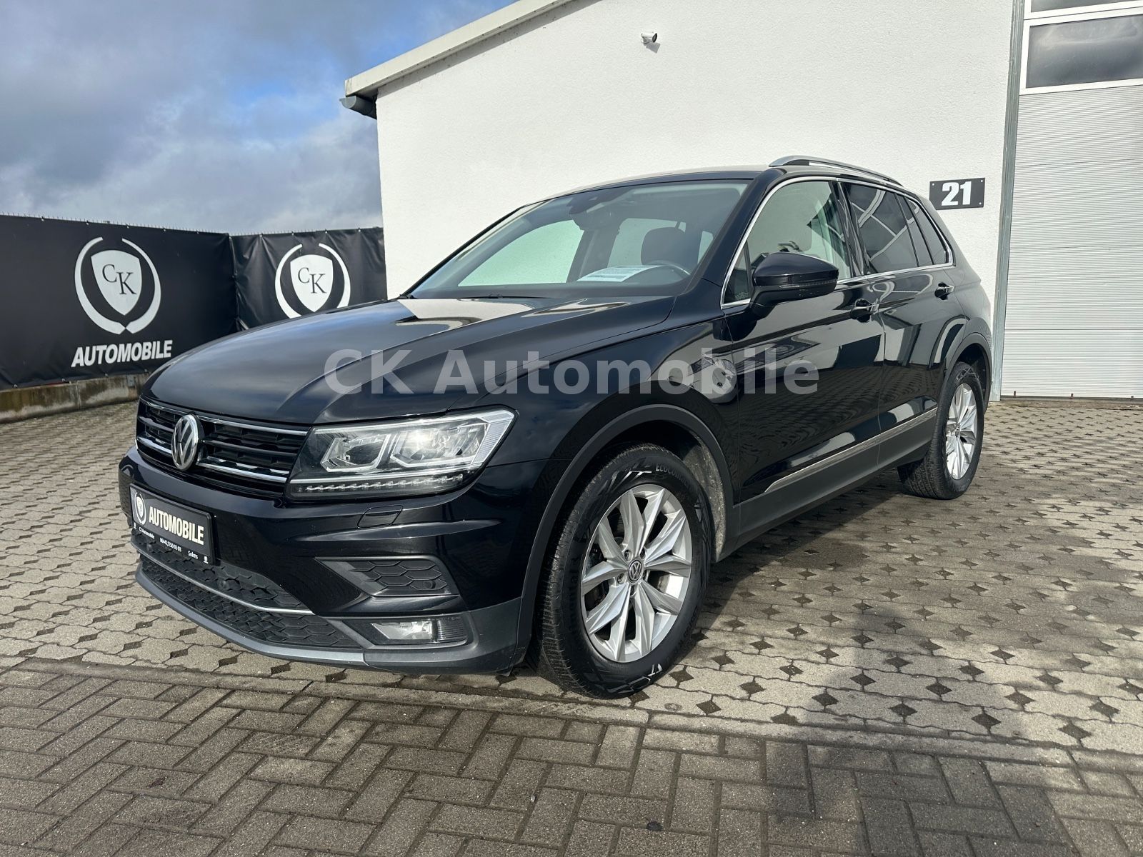 Fahrzeugabbildung Volkswagen Tiguan 2.0TDI Highline BMT 4Motion/DSG/Navi/LED