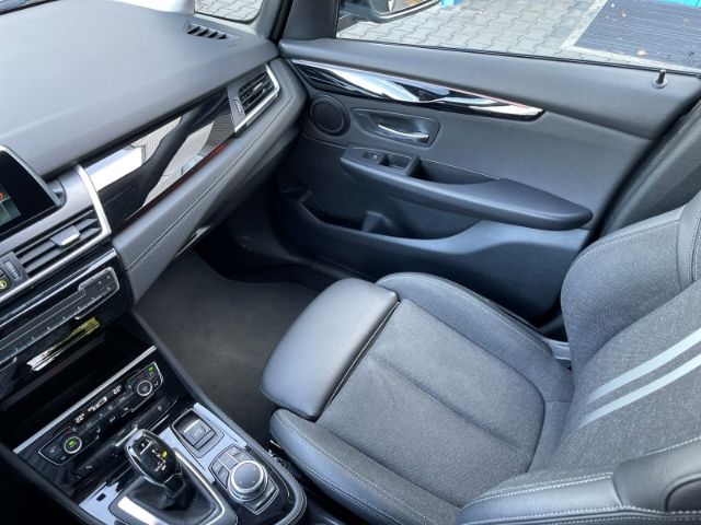 Fahrzeugabbildung BMW 218 Active Tourer xDrive Sport Line Autom., Navi