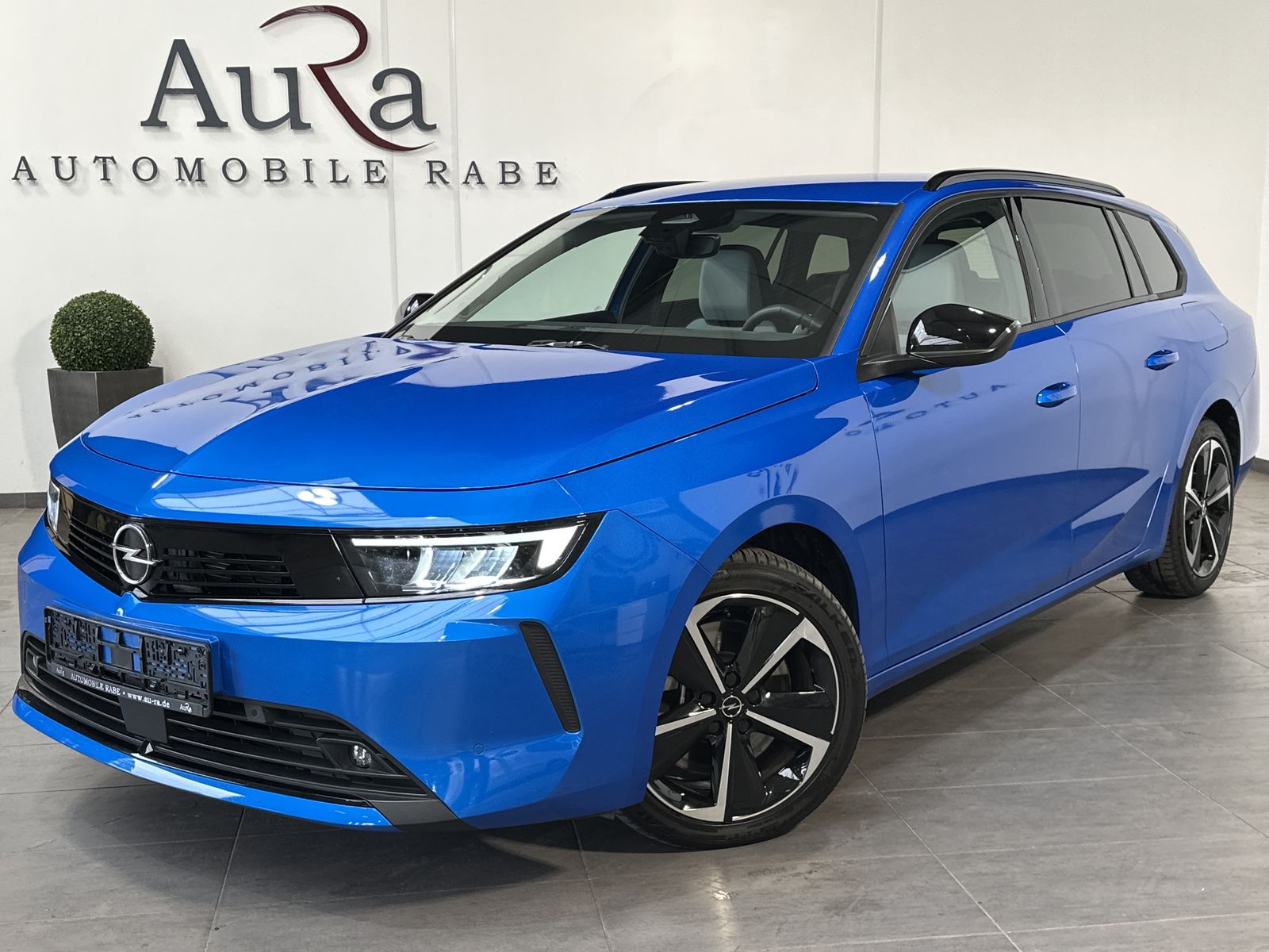 Fahrzeugabbildung Opel Astra SpT 1.6 Hybrid Elegance NAV+LED+ACC+180°