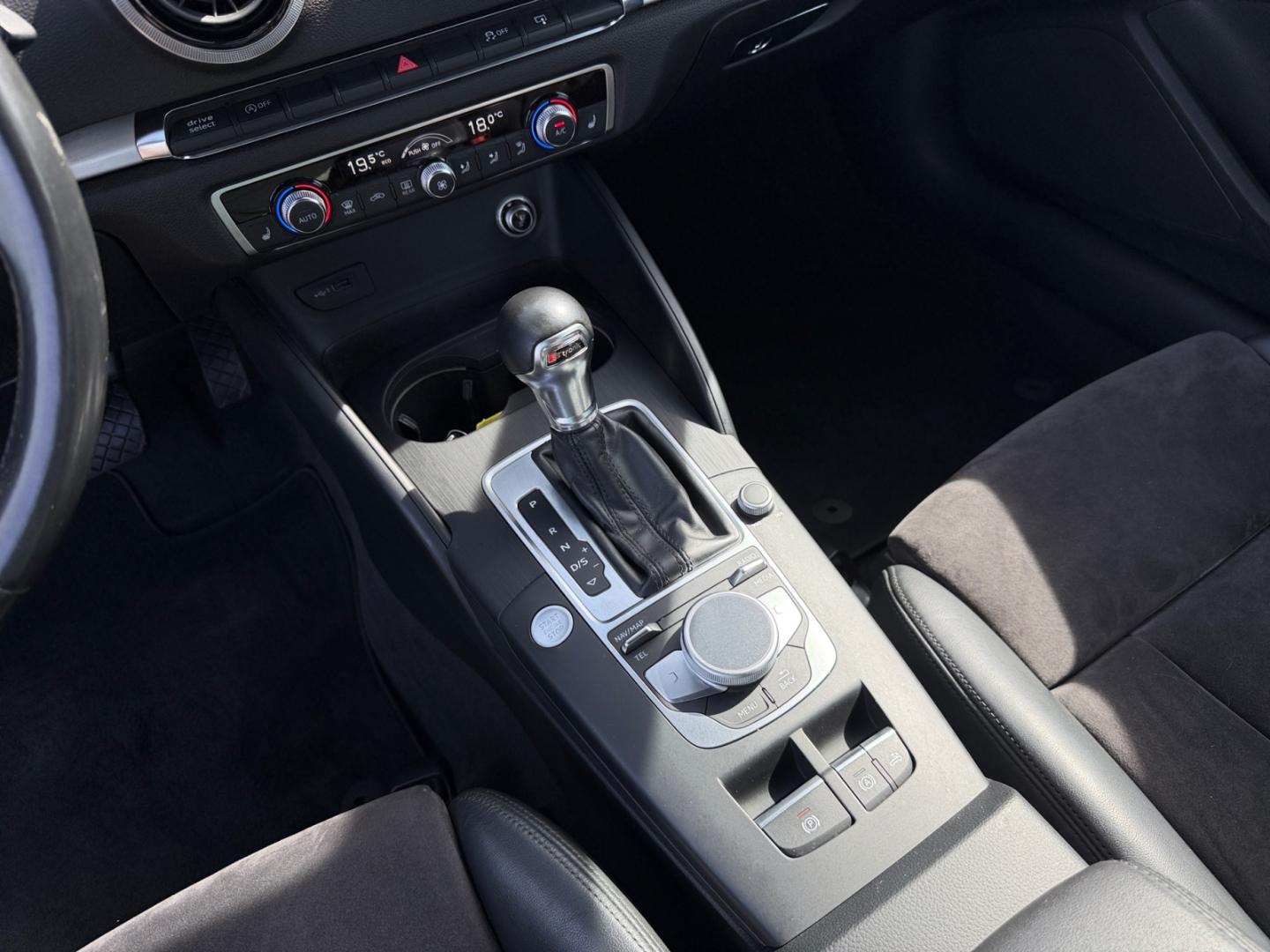 Audi A3 Cabriolet 1.4 TFSI sport *Alcantara*SHZ*PDC*