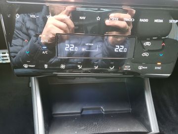 Fahrzeugabbildung Hyundai TUCSON 1.6 T-GDi 180PS DCT 48V 4WD N-LINE PANO