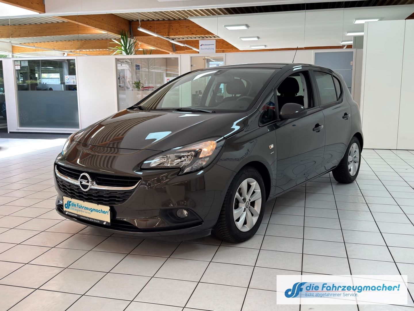Fahrzeugabbildung Opel Corsa E drive Automati SHZ LenkradH Temp PDC Ber