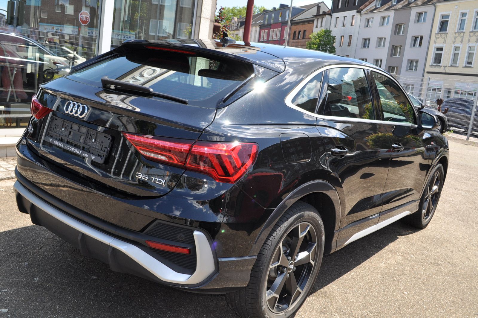 Fahrzeugabbildung Audi Q3 Sportback 35 TDI S line