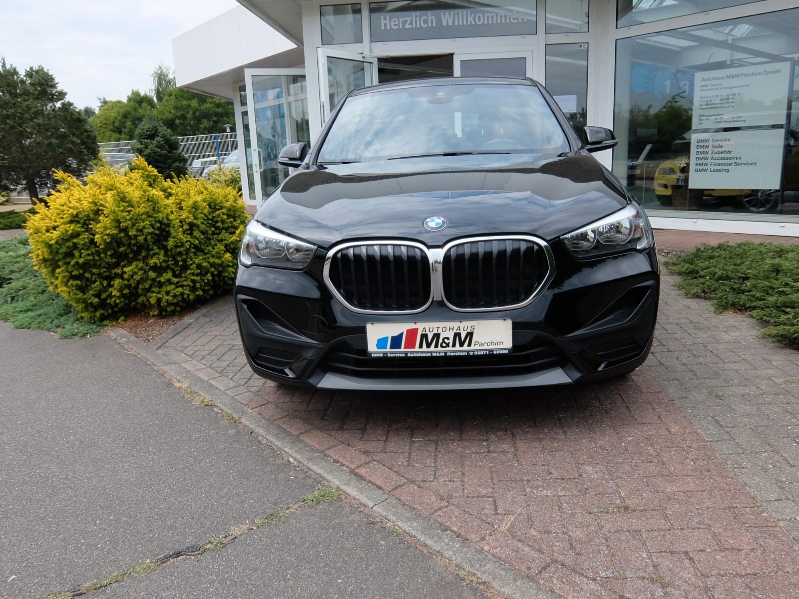 BMW X1 sDrive 18d Advantage Leder Pano SH Navi