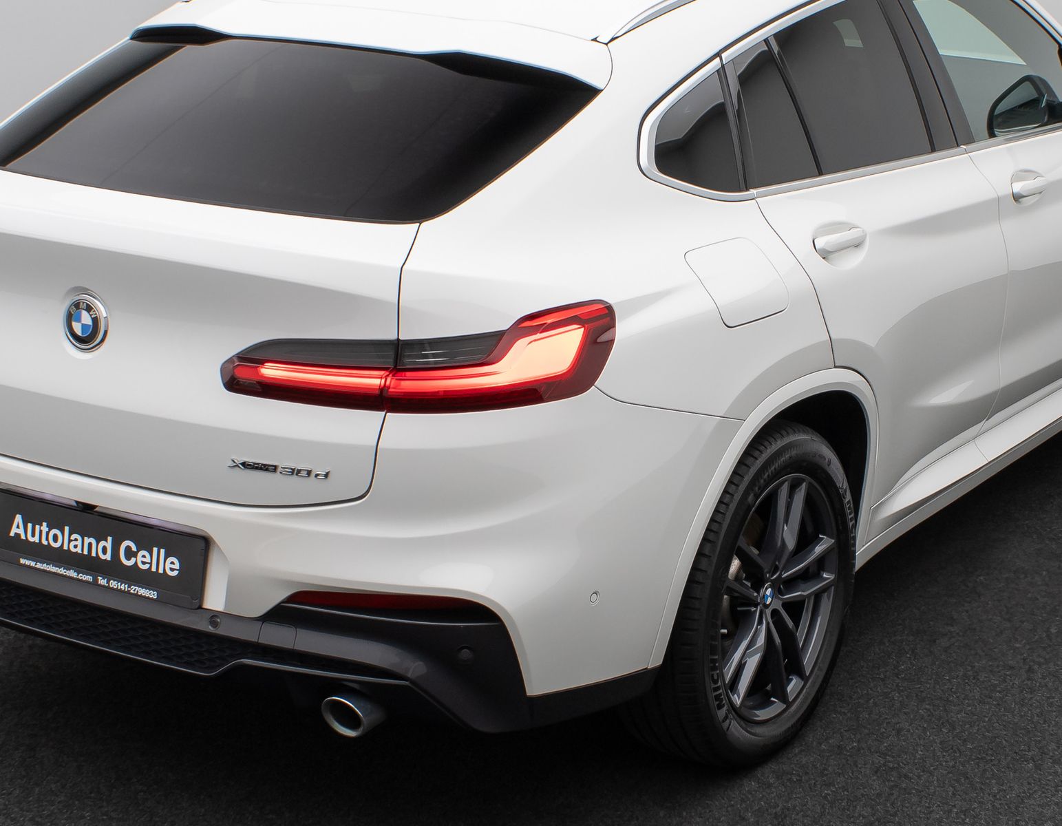 Fahrzeugabbildung BMW X4 xD30d M Sport Kamera Panoram HUD DAB HiFi AHK