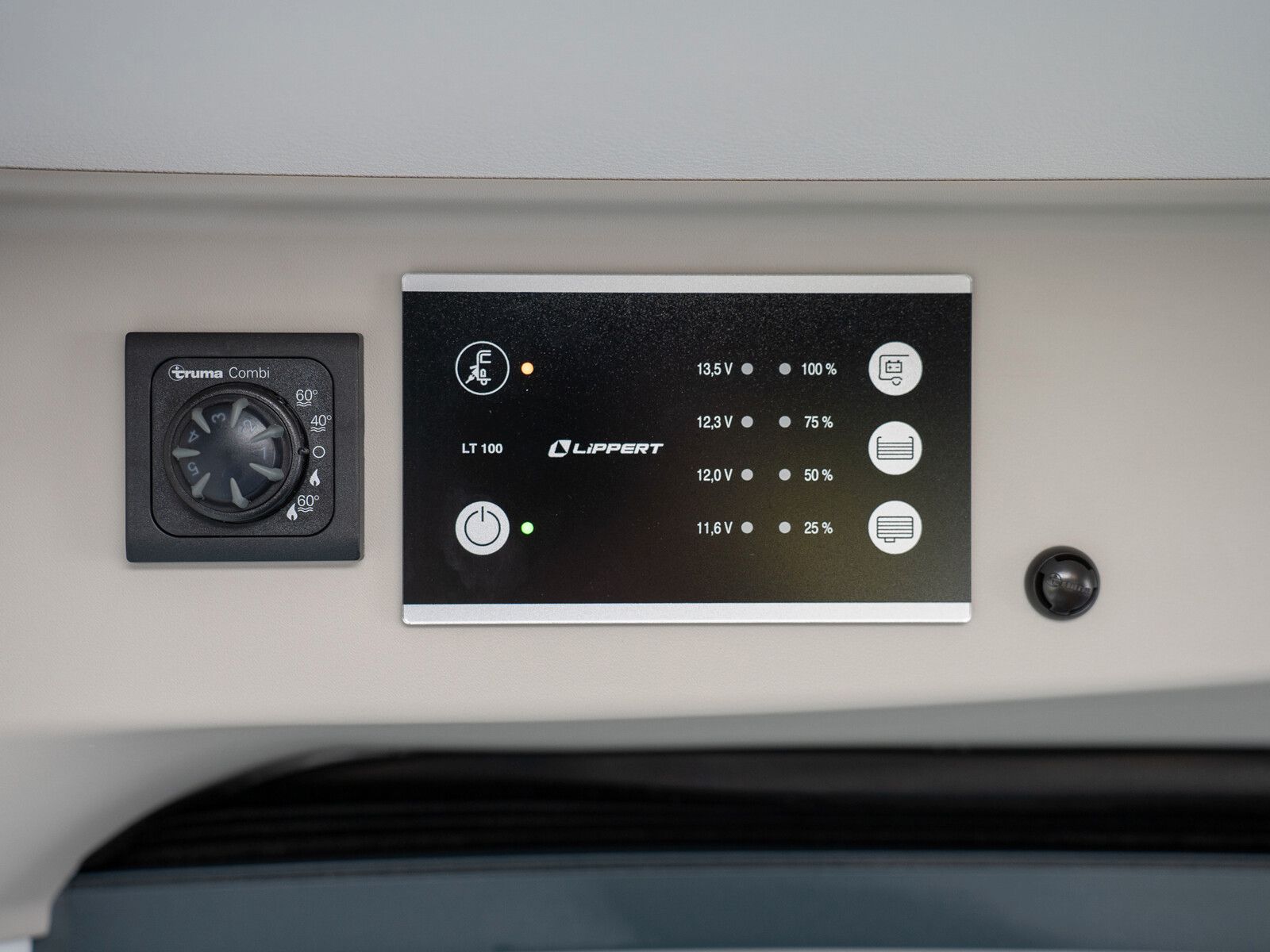 Fahrzeugabbildung Sunlight Cliff 600 Radio/Kamera/Solar/Lithium/Markise