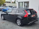 Volvo V60 Kombi Momentum *Scheckheft gepflegt*Navi*SHZ - Volvo mit Benzin-Antrieb