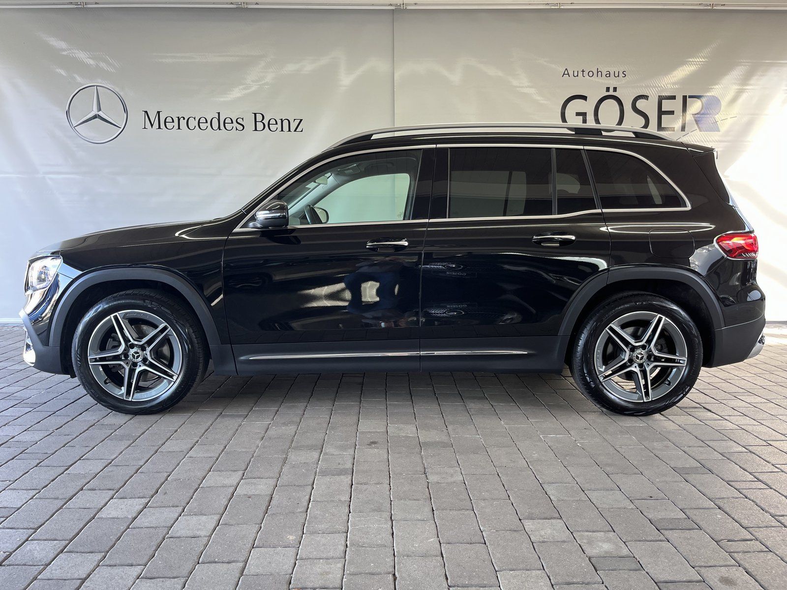 MERCEDES-BENZ GLB 220 d 4M*AMG*AHK*7-Sitze*Keyless*Business