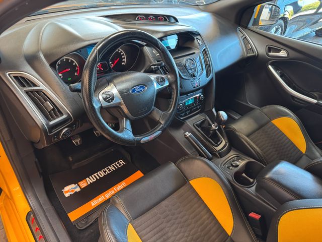 MYAUTOCENTER – Gebraucht- und Jahreswagen mit Werkstattservice in Pfaffenhofen Ford Focus *RECARO*SPORT*SitzHZ*2-ZONEN*TÜV 0127*