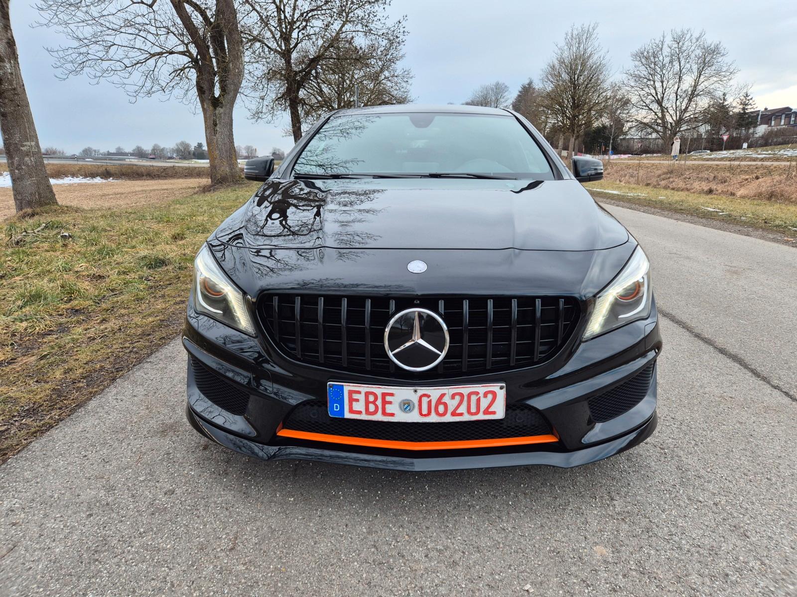 Mercedes-Benz CLA Shooting Brake 250 Orange Art Edition AMG