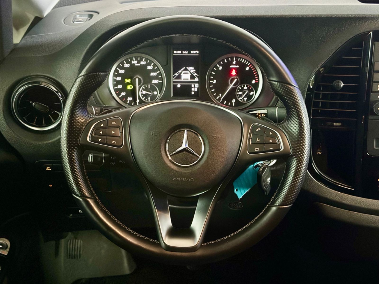 Fahrzeugabbildung Mercedes-Benz Vito Tourer 114 CDI Pro lang*Navi*9S*LED*