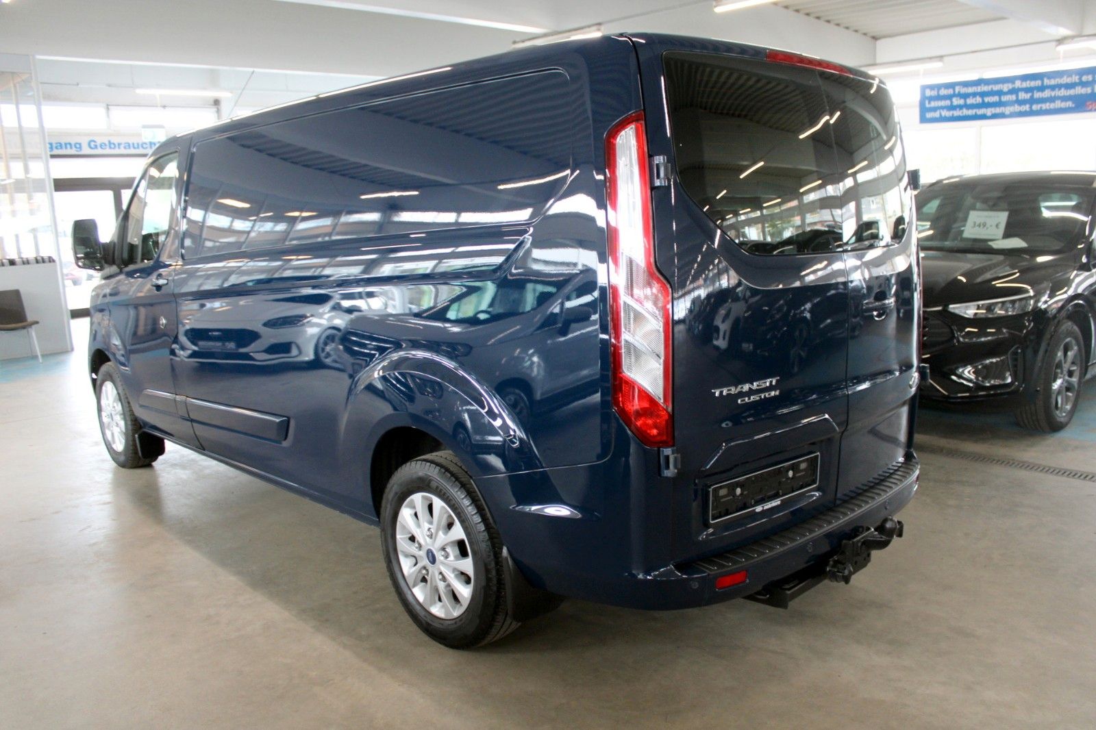 Fahrzeugabbildung Ford Transit Custom Aut. LIMITED L2 AC AHK SHZ Regale