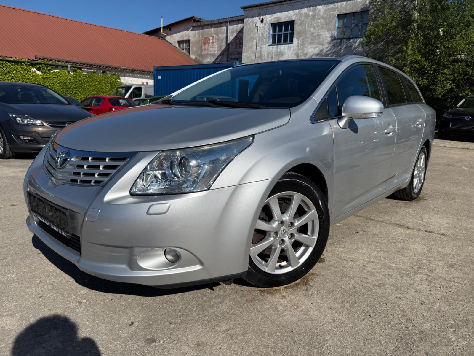 Toyota Avensis Kombi Executive*VOLL-AUSSTATTUNG*EU-5