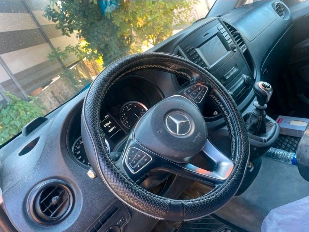 Image of Mercedes-Benz Vito