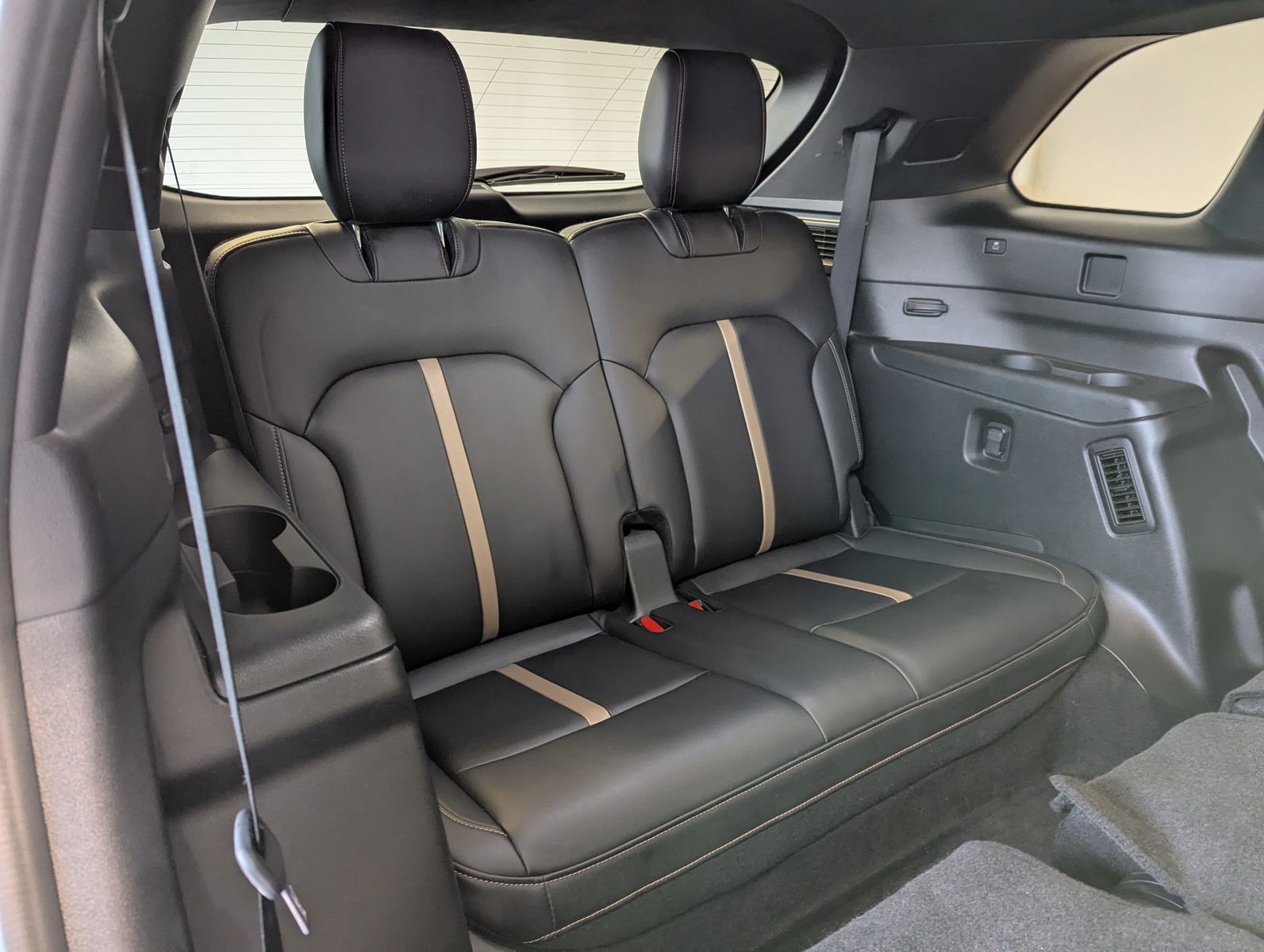 MAZDA CX-80 2.5SKYACTIV PHEV 327 HOMURA+ 7-Sitze Pano - Image 15