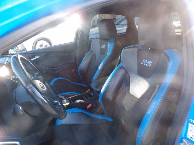 Ford Focus RS + Navi / Winterpaket / Komfortpaket 
