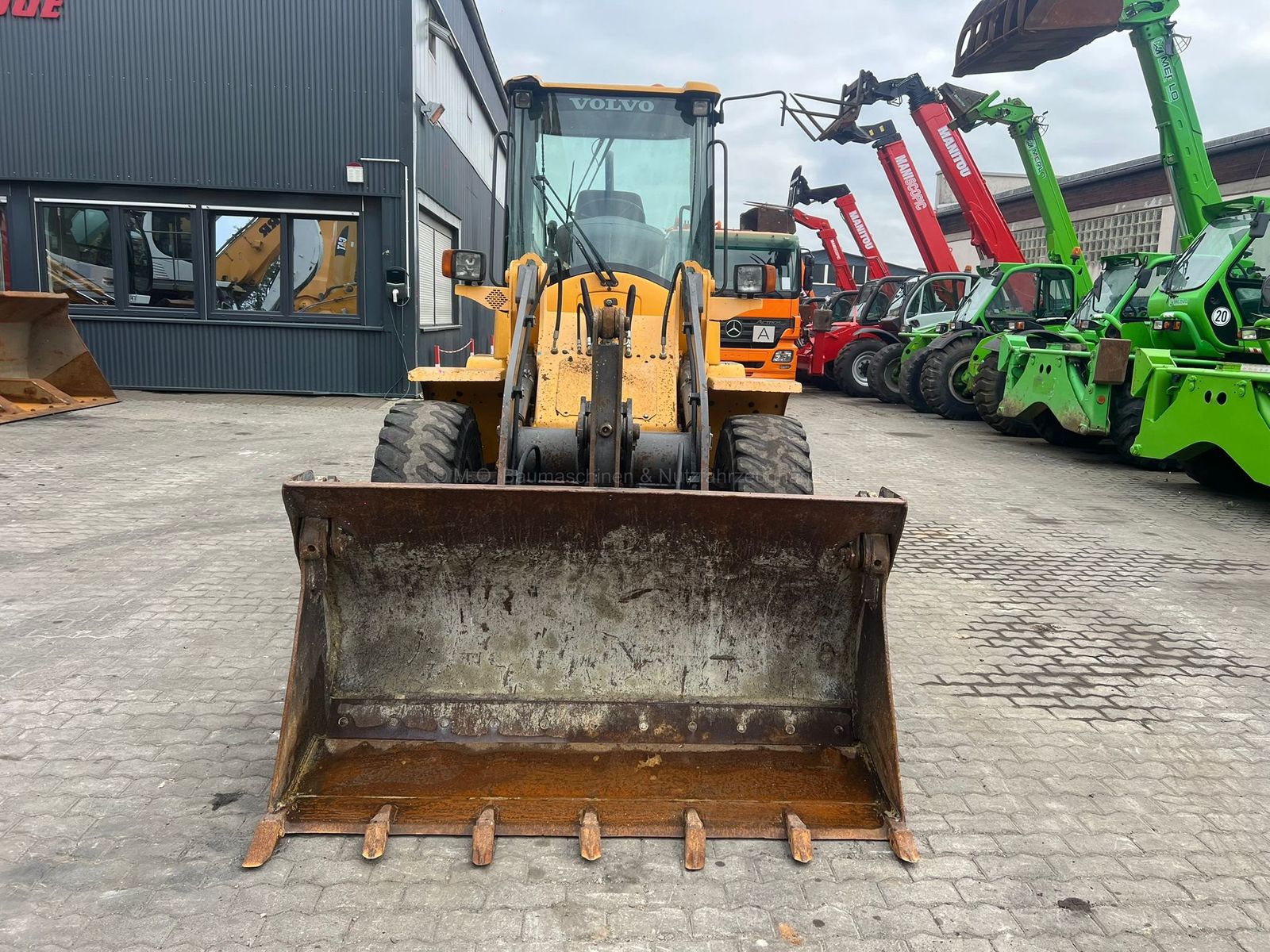 Fahrzeugabbildung Volvo Volvo L30B