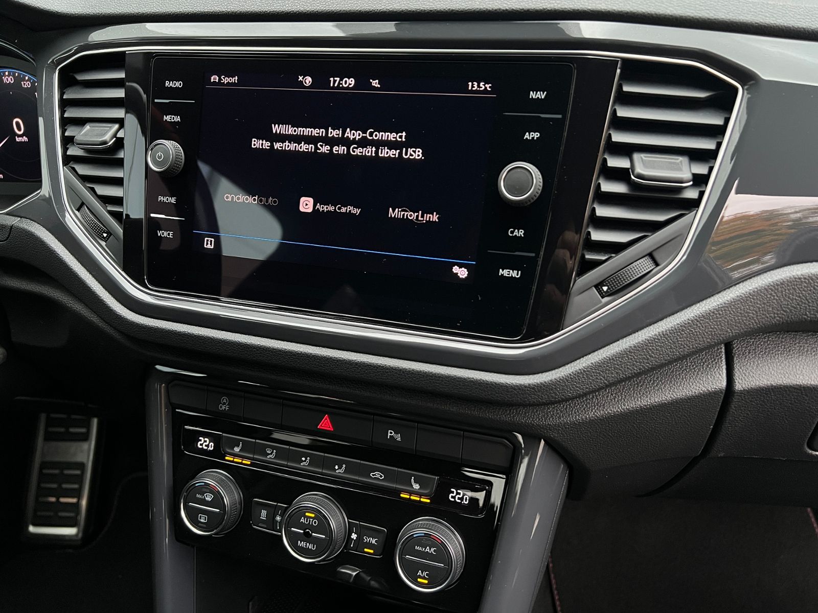 Fahrzeugabbildung Volkswagen T-Roc Sport 2.0 TSI DSG 4MOTION *Standhzg.,Activ