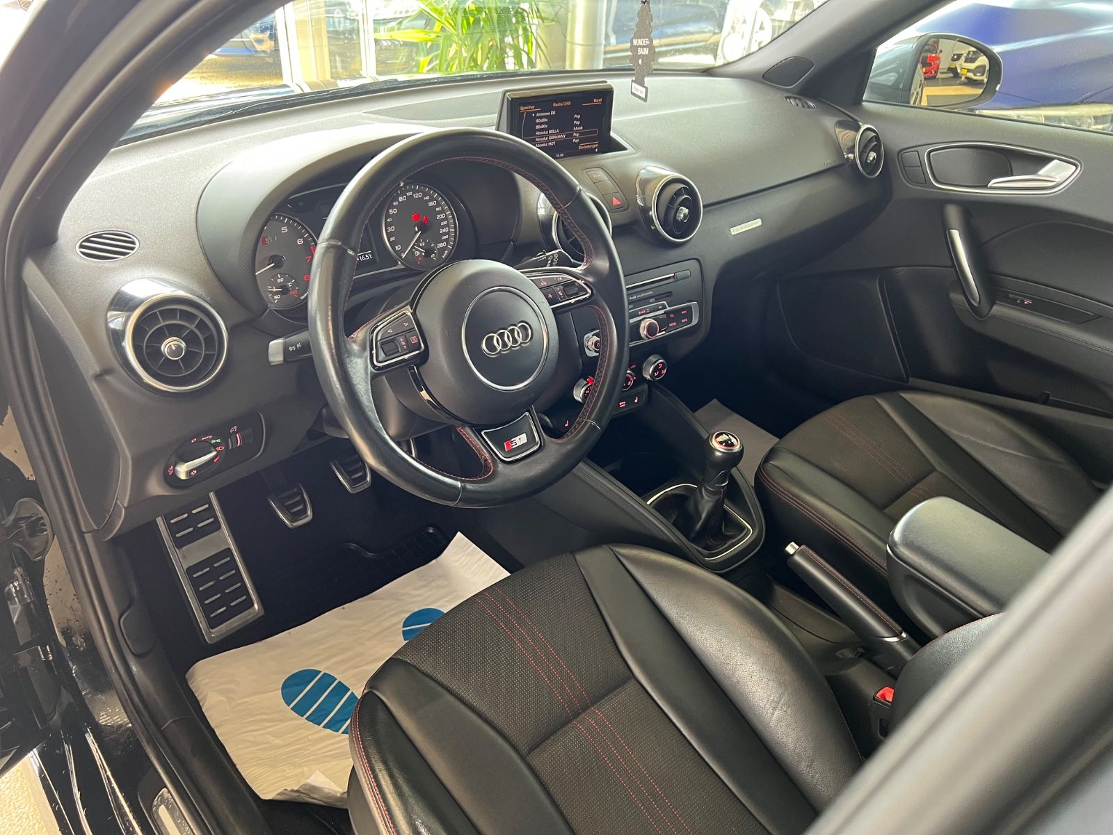 Fahrzeugabbildung Audi S1 Sportback 2.0 TFSI quattro *BI-COLOUR*