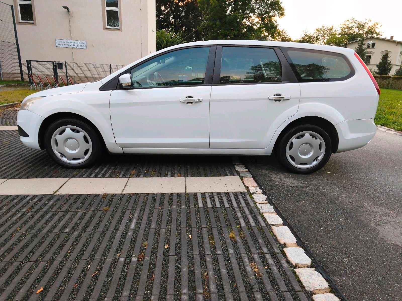 Ford Focus 2008 — rear view