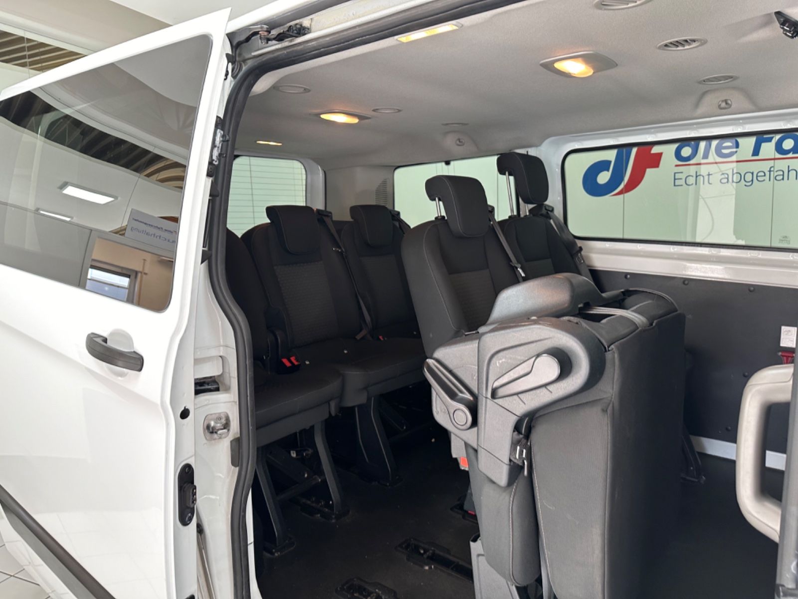 Fahrzeugabbildung Ford Transit Custom Kombi 320 L1 Trend *Doppel Klima*