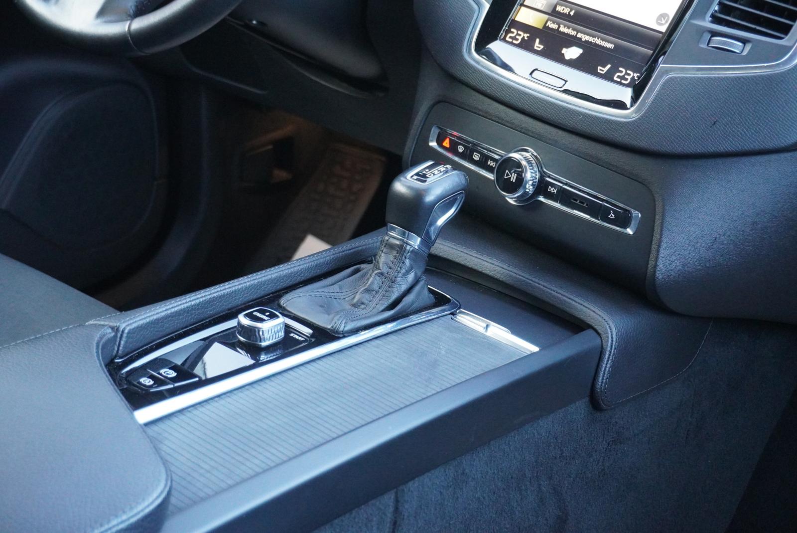 VOLVO XC90 2.0 224ch KINETIC AWD BVA Sièges chauffants Attelage Historique présent - 2EME MAIN