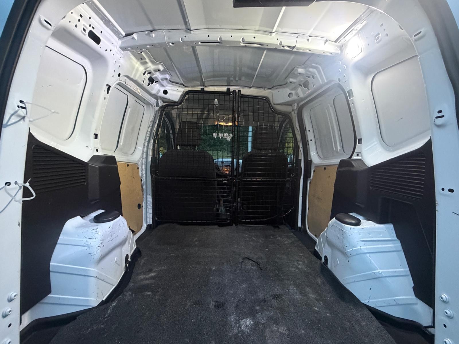 Ford Transit Courier Benziner *Euro6 *USB *El.Fenster