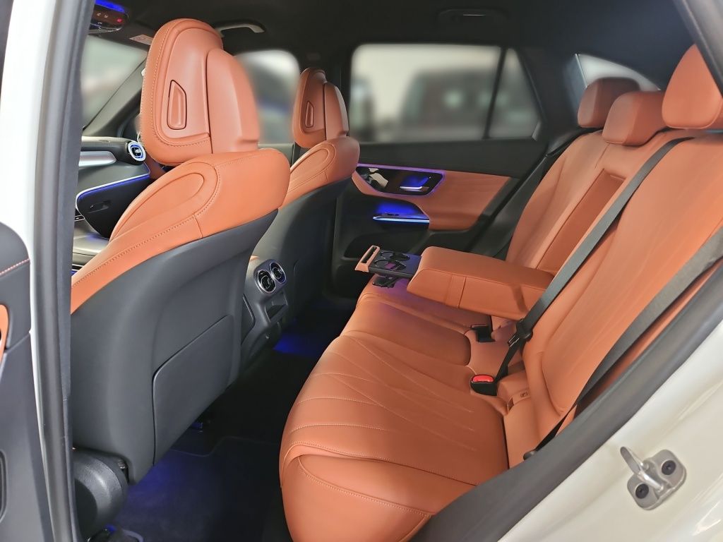 Fahrzeugabbildung Mercedes-Benz GLC 300 4M AMG AHK Distronic+ SDHZ Airmatic 360°