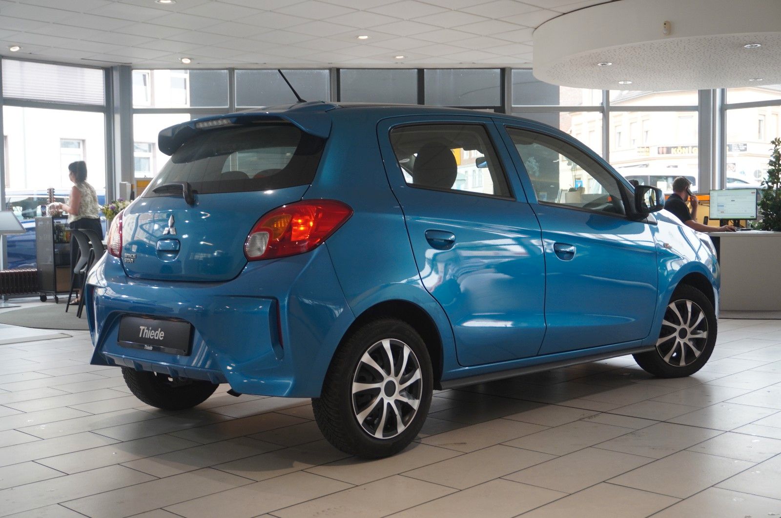 Fahrzeugabbildung Mitsubishi Space Star 1.2 SPIRIT 5-TÜR KLIMA/USB/CD/TÜV-NEU