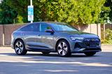 Audi e-tron 50 quattro  Sportback S line  - graue Audi e-tron