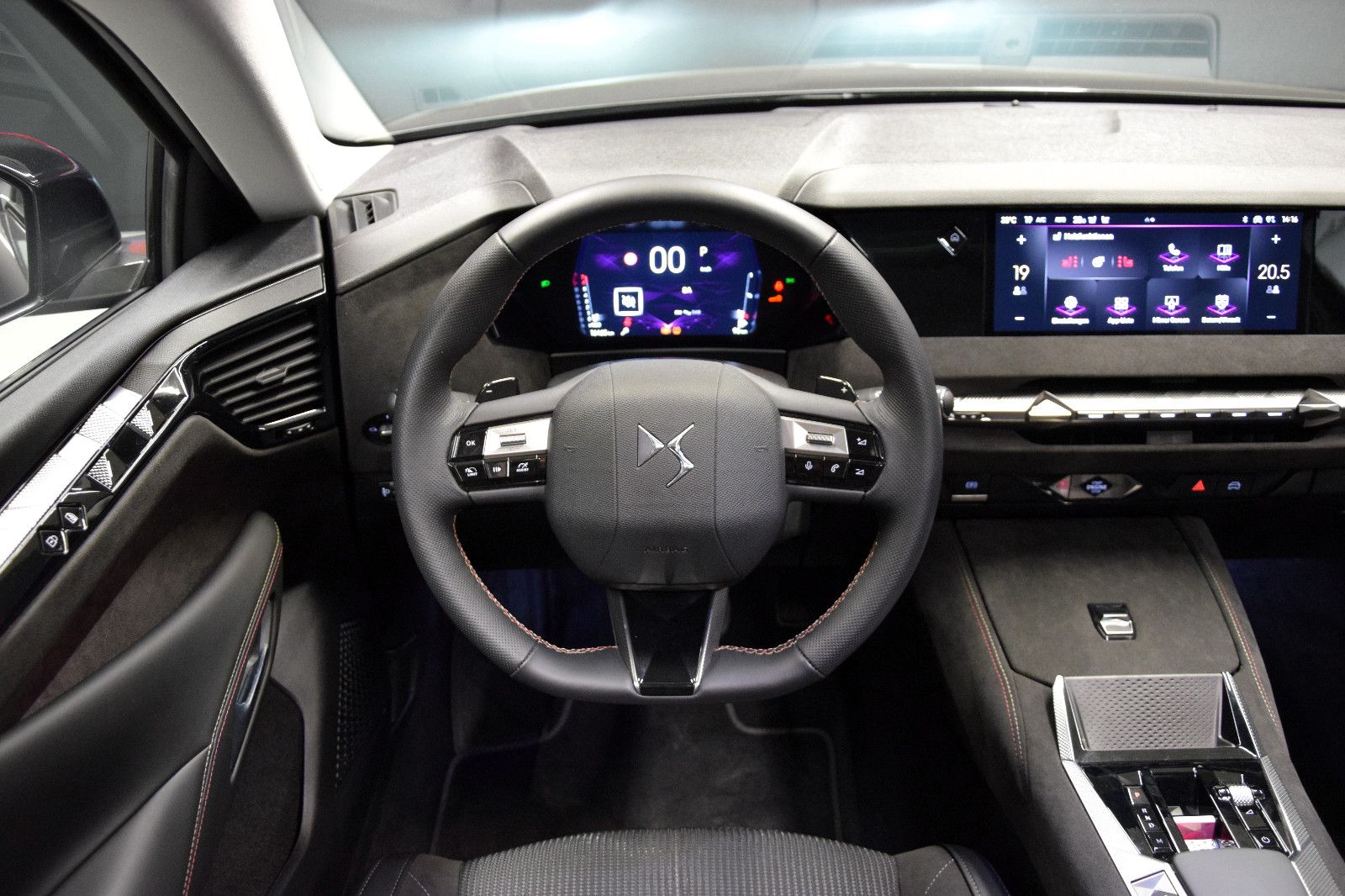 Fahrzeugabbildung DS Automobiles DS4 Performance Line Pano Sitzheizung