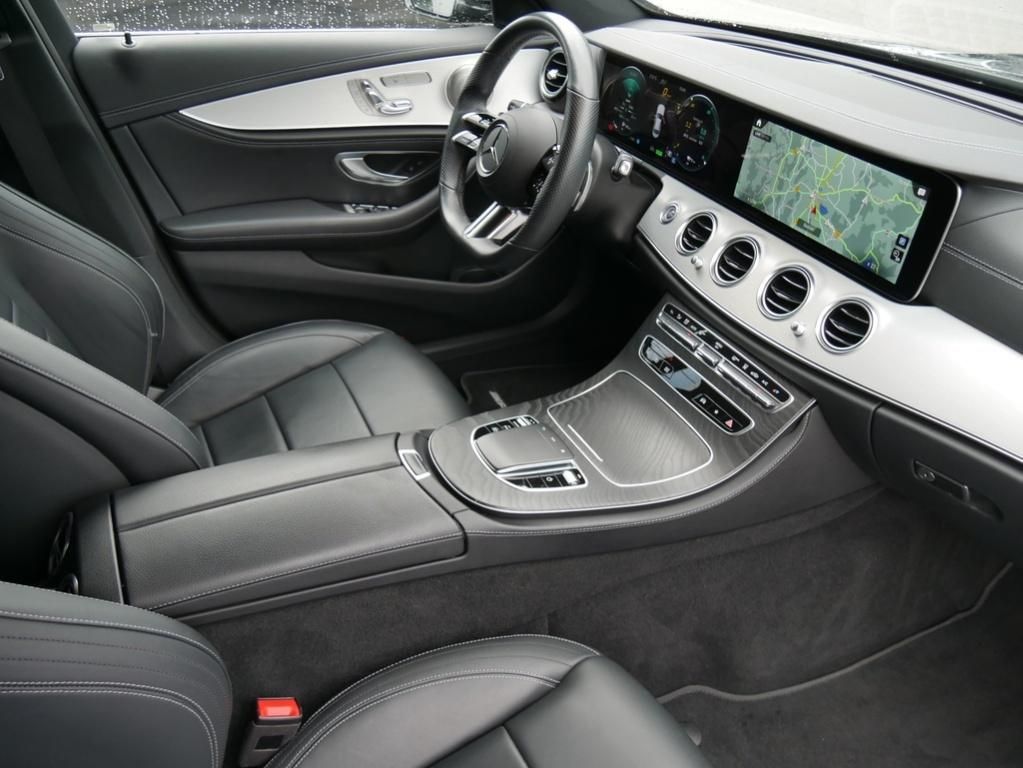 Mercedes-Benz E 300 de 4MATIC Limousine |AMG|DISTR|KEYL|NAVI