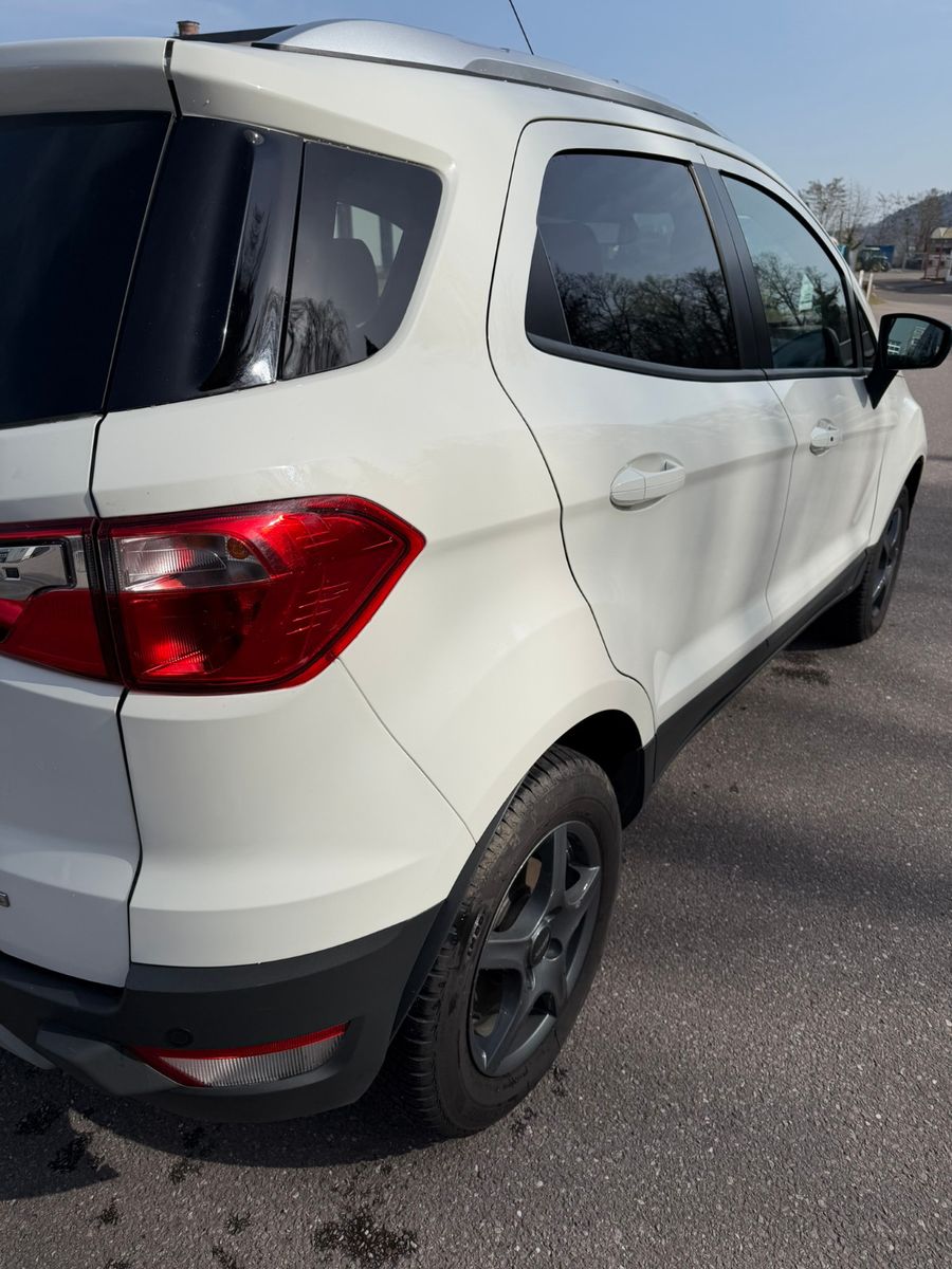 Fahrzeugabbildung Ford EcoSport Titanium 8fach Bereift ALUFelgen