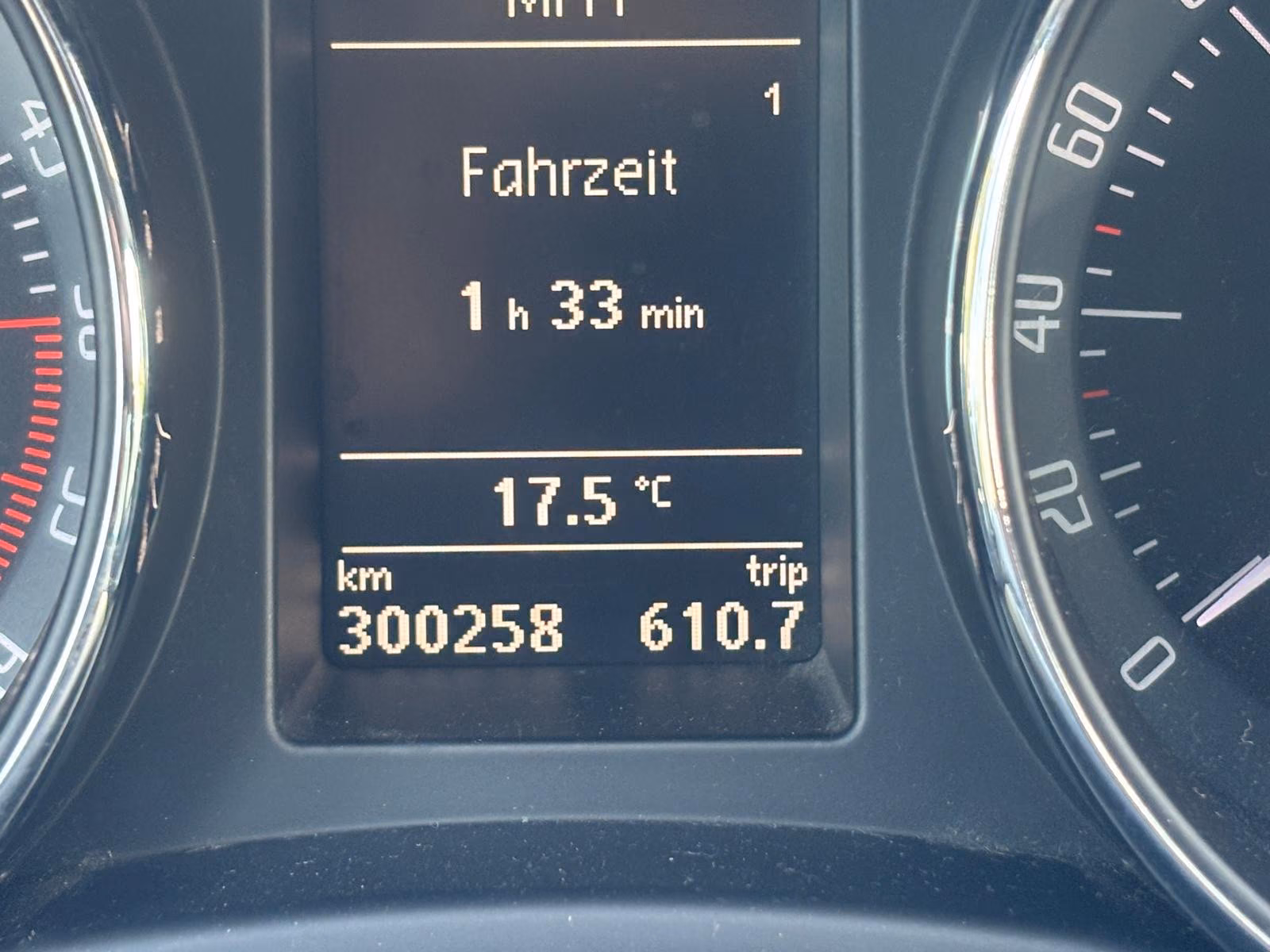 Skoda Superb 2011 — photo 18