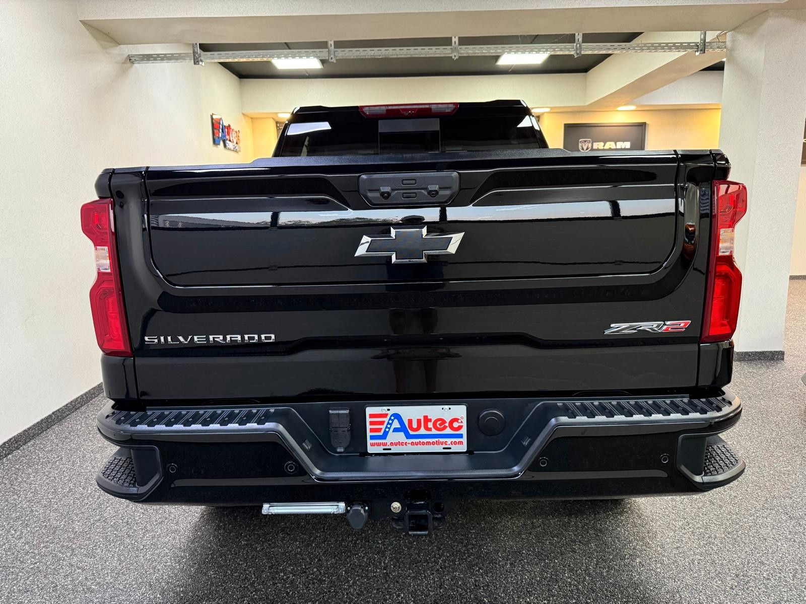 Fahrzeugabbildung Chevrolet 2026 SILVERADO ZR2 OFF ROAD-SIDE ST 6.2L V8-4x4
