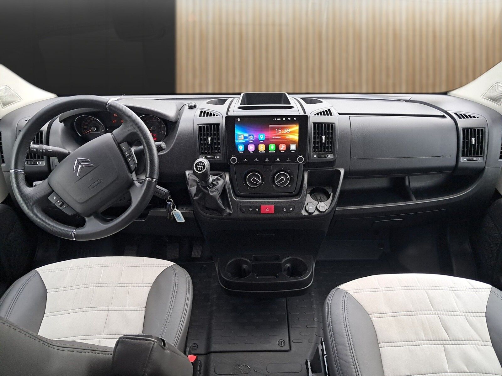 Fahrzeugabbildung Sunlight Adventure Cliff 640 Markise/Solar/Navi/AHK