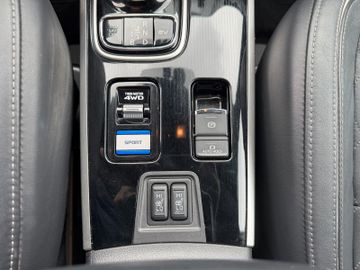 Mitsubishi Outlander - 12